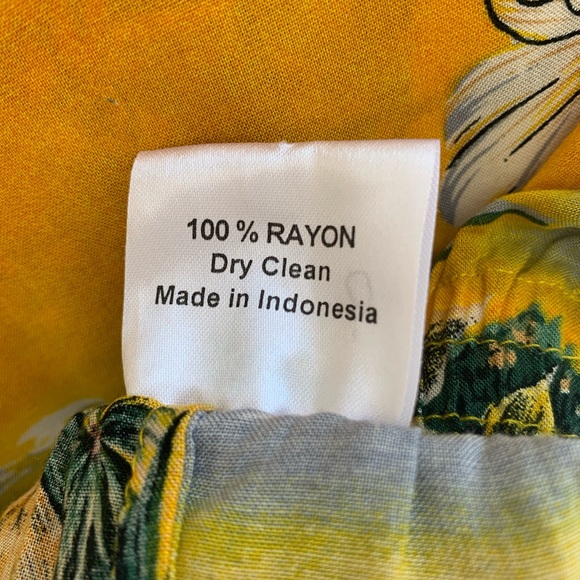 Island Planet Tropical Print Capris Pants - Picture 7 of 8